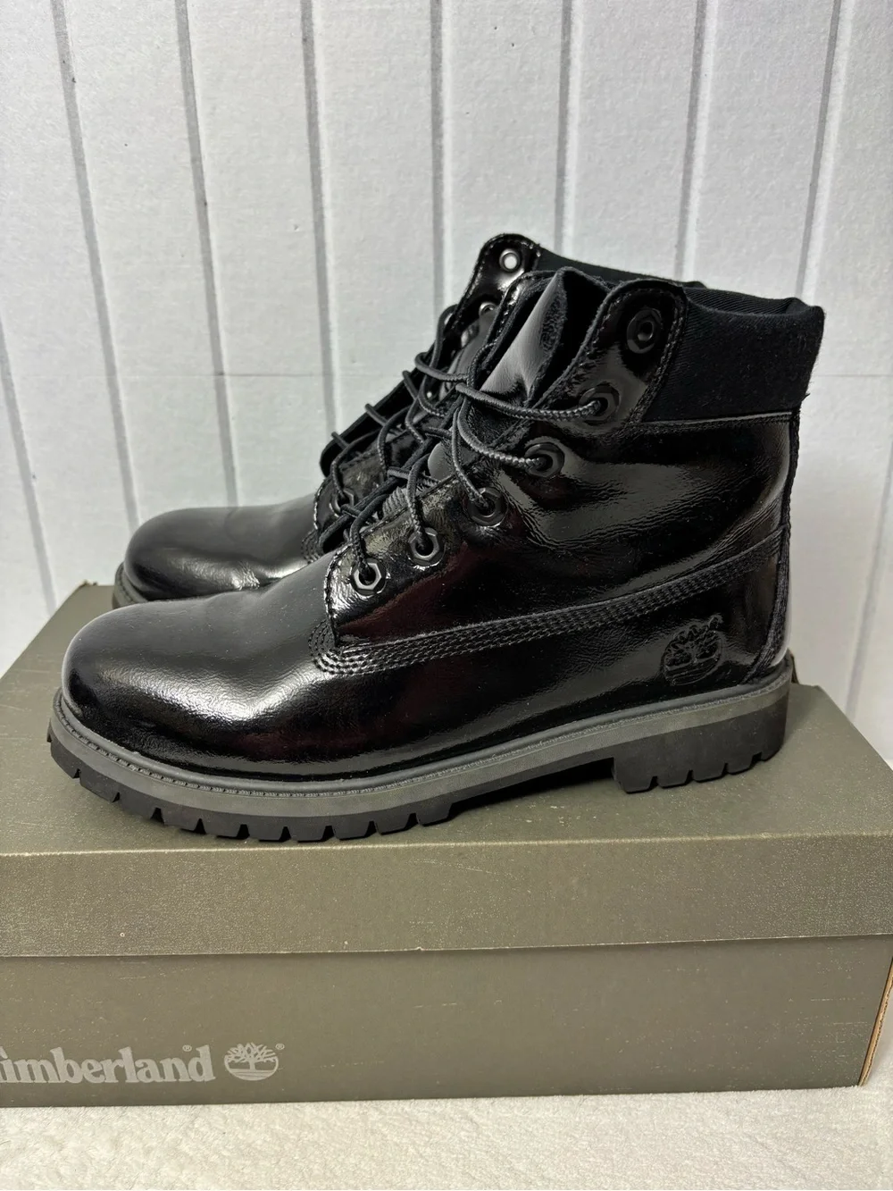 Timberland Black Patent Leather Ankle Boots Junior size 7 / EU 40